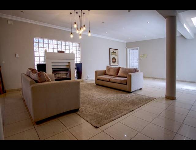 3 BEDROOM HOUSE FOR SALE IN LINDEN
